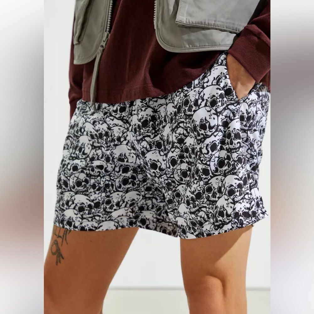 Boardies x Eka Skulls Men’s Board Shorts Size XL Black and White Swim Trunks